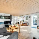 בית נופש Jula - 800m From The Sea By Interhome *