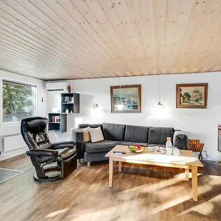 Holiday home Jula - 800m From The Sea In Western Jutland By Interhome *