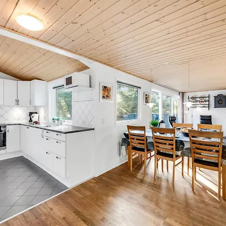 בית נופש Jula - 800m From The Sea By Interhome