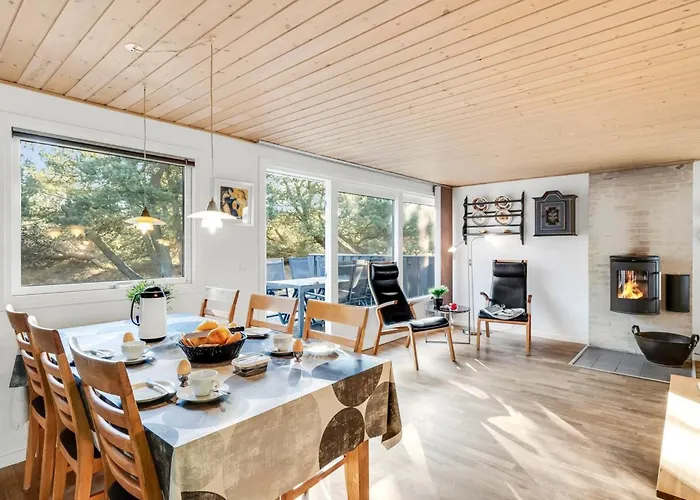 Jula - 800m From The Sea By Interhome